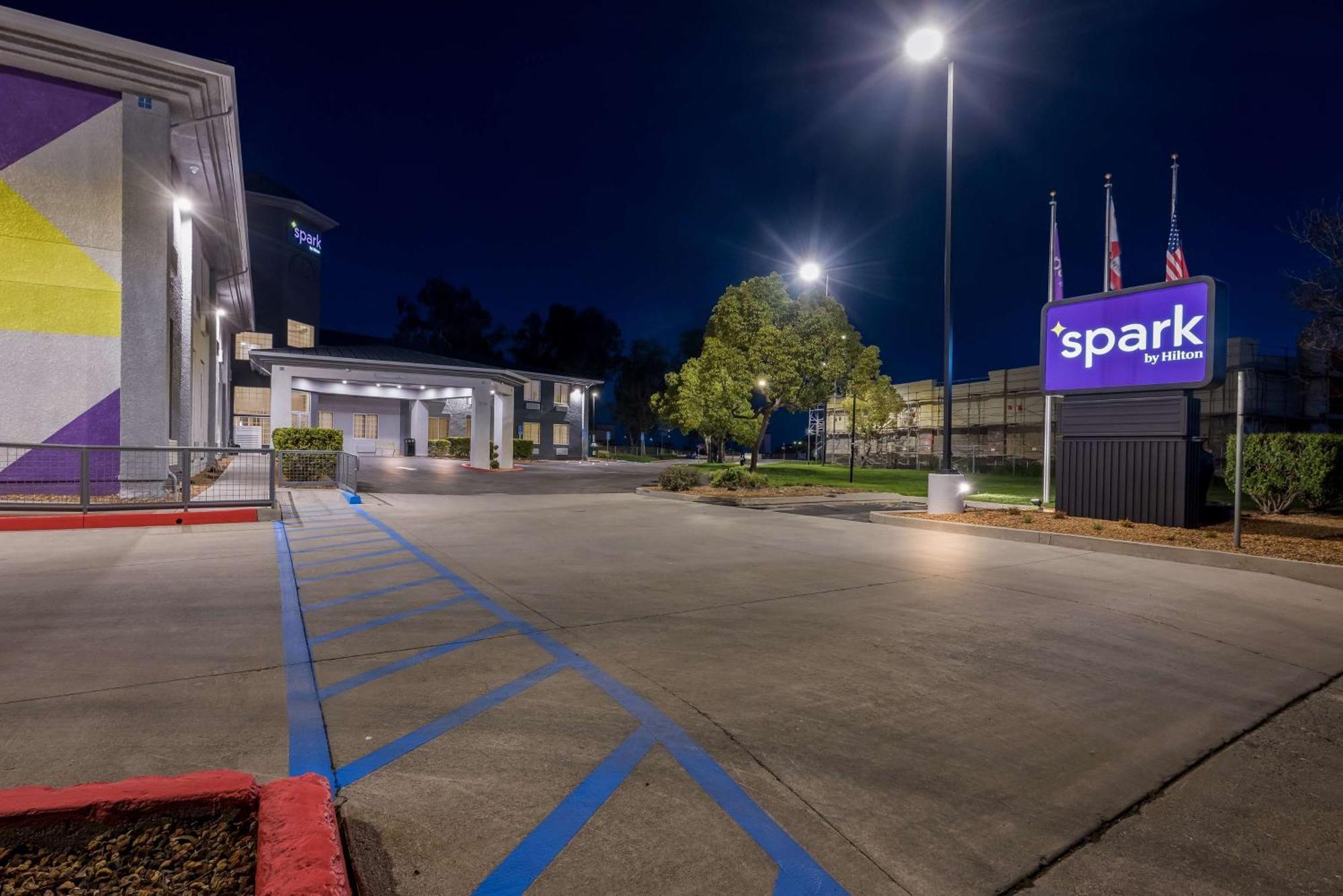 Spark By Hilton Williams Newly Opened 2025 Luaran gambar